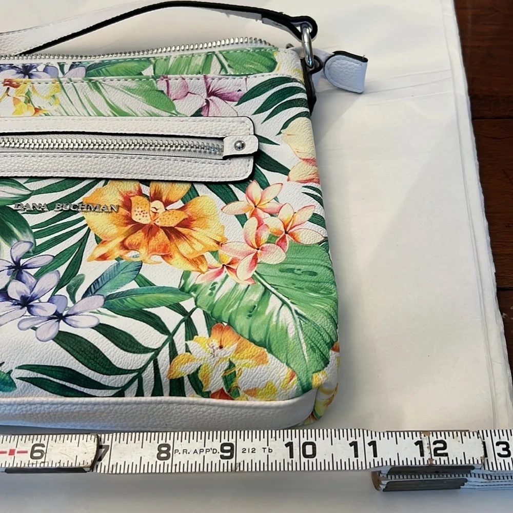 Dana Buchman Pretty Floral Crossbody in Excellent Condition